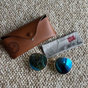 Ray-Ban Round Metal Polarized Sunglasses with Blue Lenses